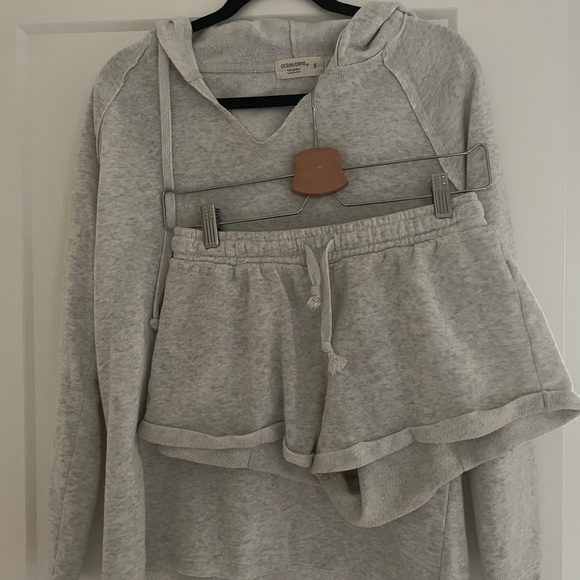 light grey lounge set - Picture 1 of 3